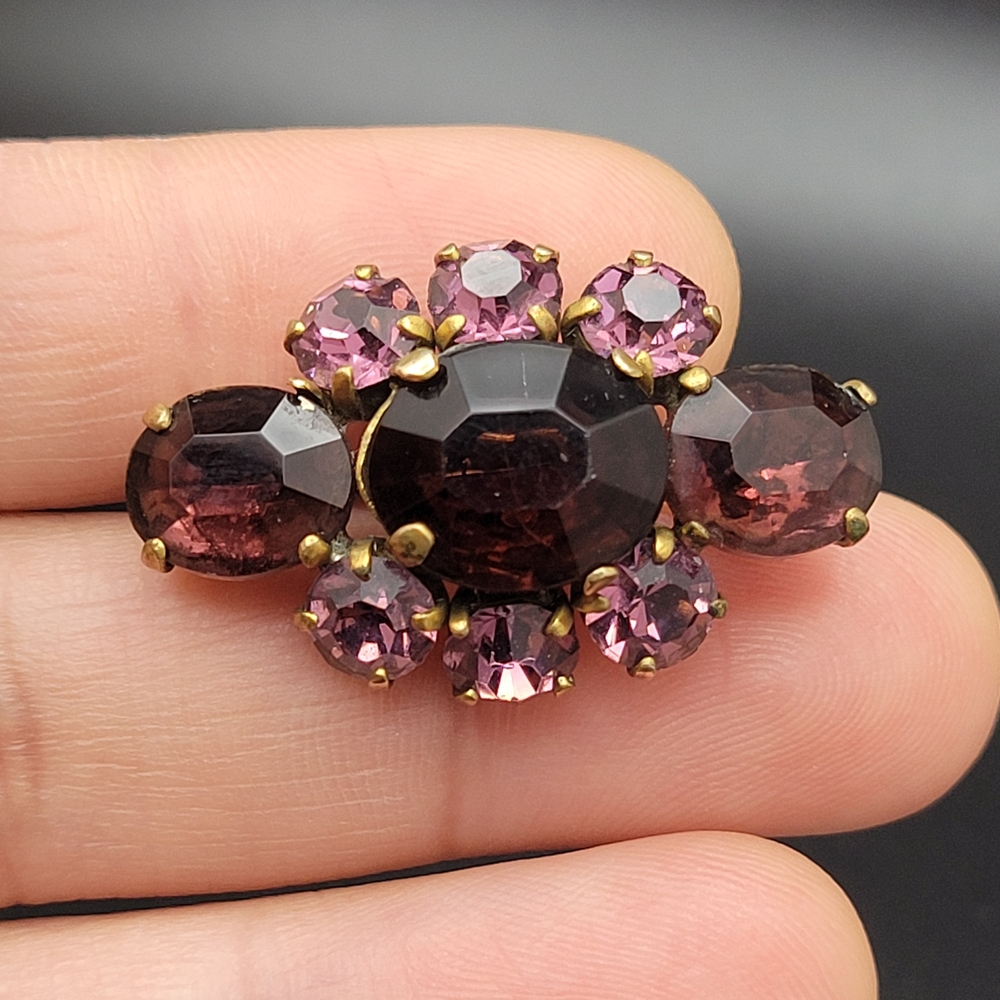 Beautiful Vintage Purple Cluster Glass Stone Brooch in Gold-Tone Setting